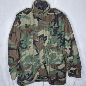 Vintage US Army M-65 Woodland Camo Field Jacket Size Medium Long